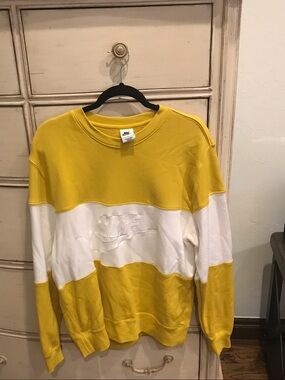 Nike Men’s Yellow and White Colorblock Crewneck Sweatshirt